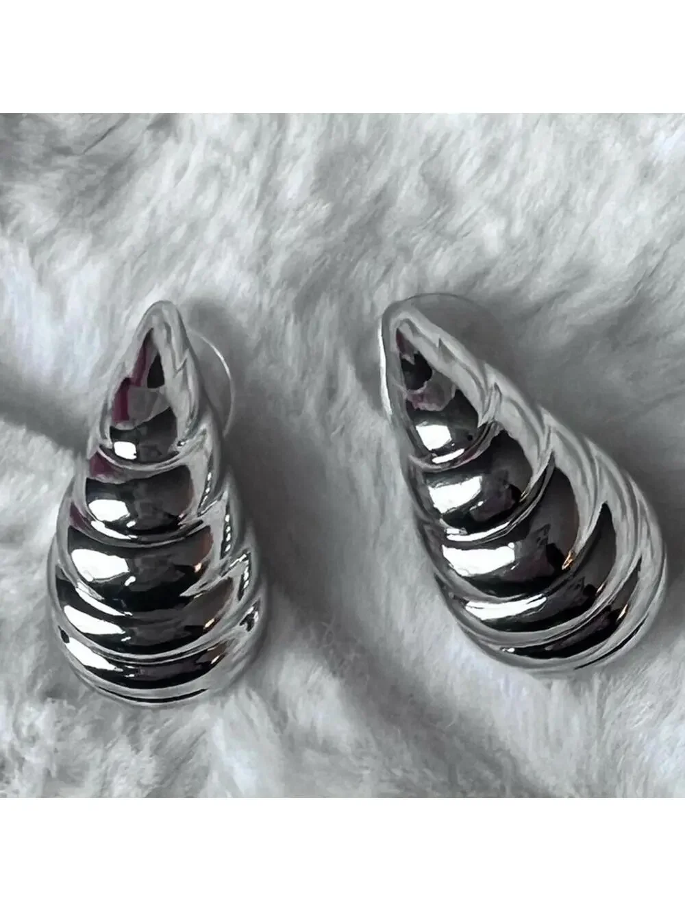 🆕 Chunky Silver Earrings Statement Tear Drop Croissant Crescent 80’s Mob Wife